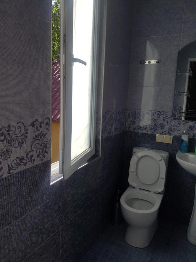 Guest House 2 Floor Батумі Екстер'єр фото