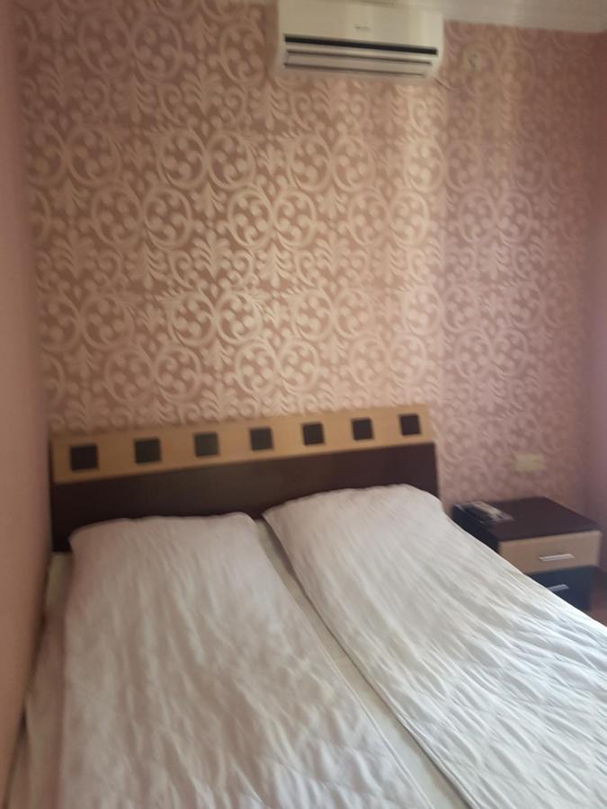 Guest House 2 Floor Батумі Екстер'єр фото