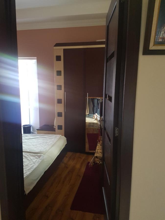 Guest House 2 Floor Батумі Екстер'єр фото
