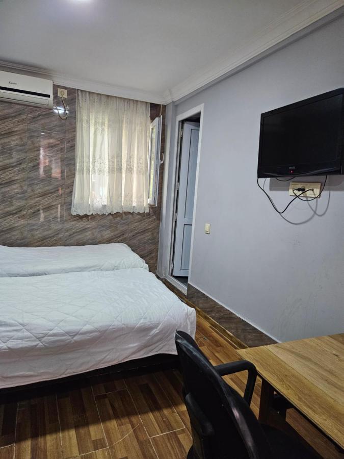 Guest House 2 Floor Батумі Екстер'єр фото
