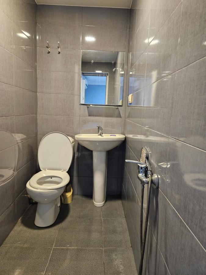 Guest House 2 Floor Батумі Екстер'єр фото