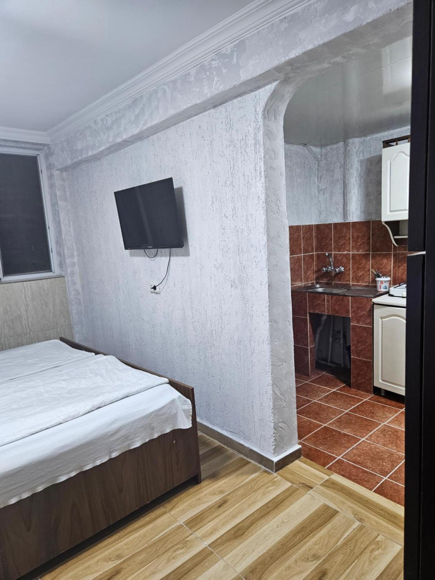 Guest House 2 Floor Батумі Екстер'єр фото