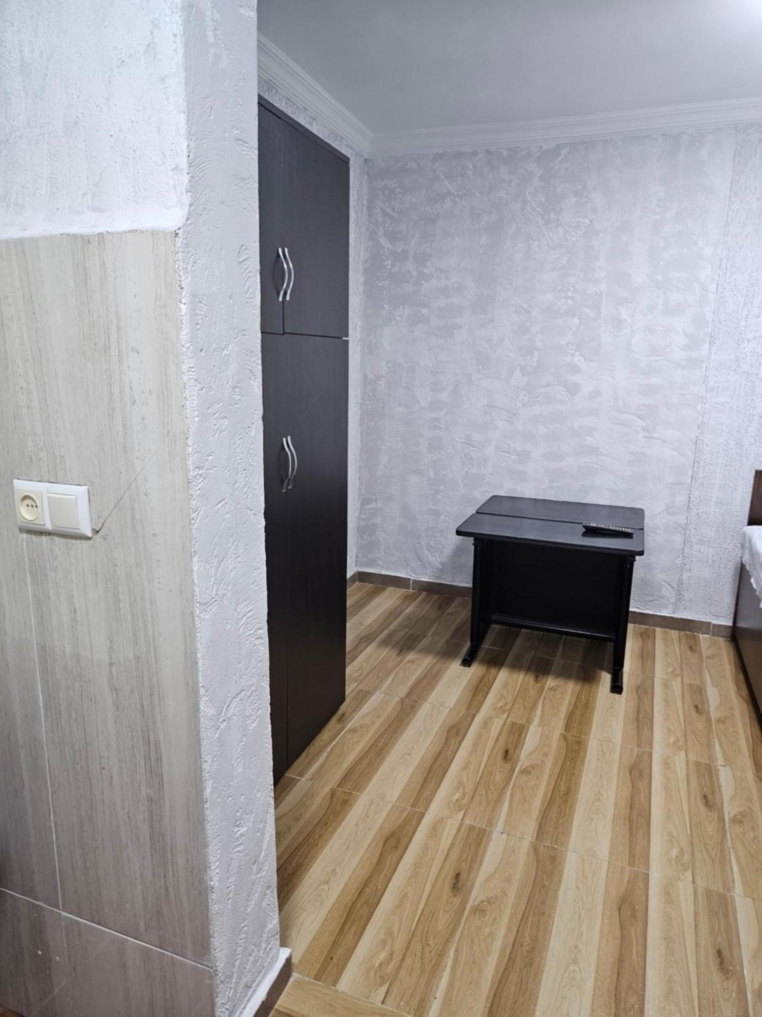 Guest House 2 Floor Батумі Екстер'єр фото