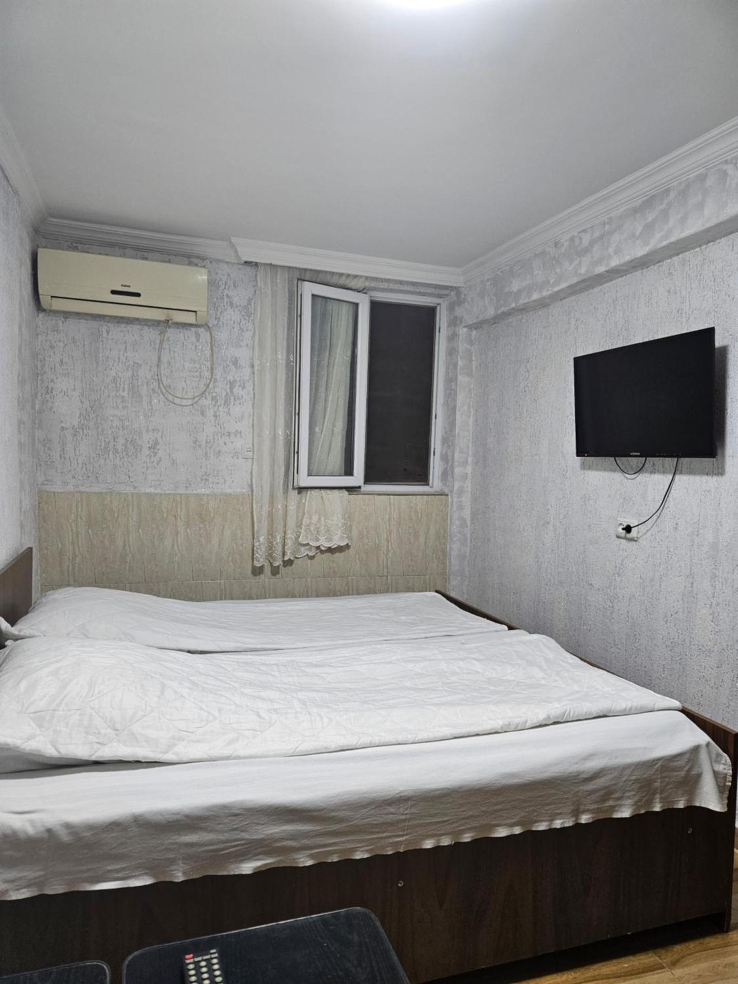 Guest House 2 Floor Батумі Екстер'єр фото