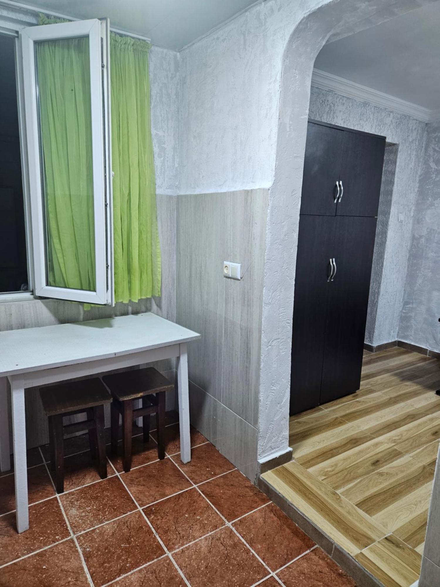 Guest House 2 Floor Батумі Екстер'єр фото