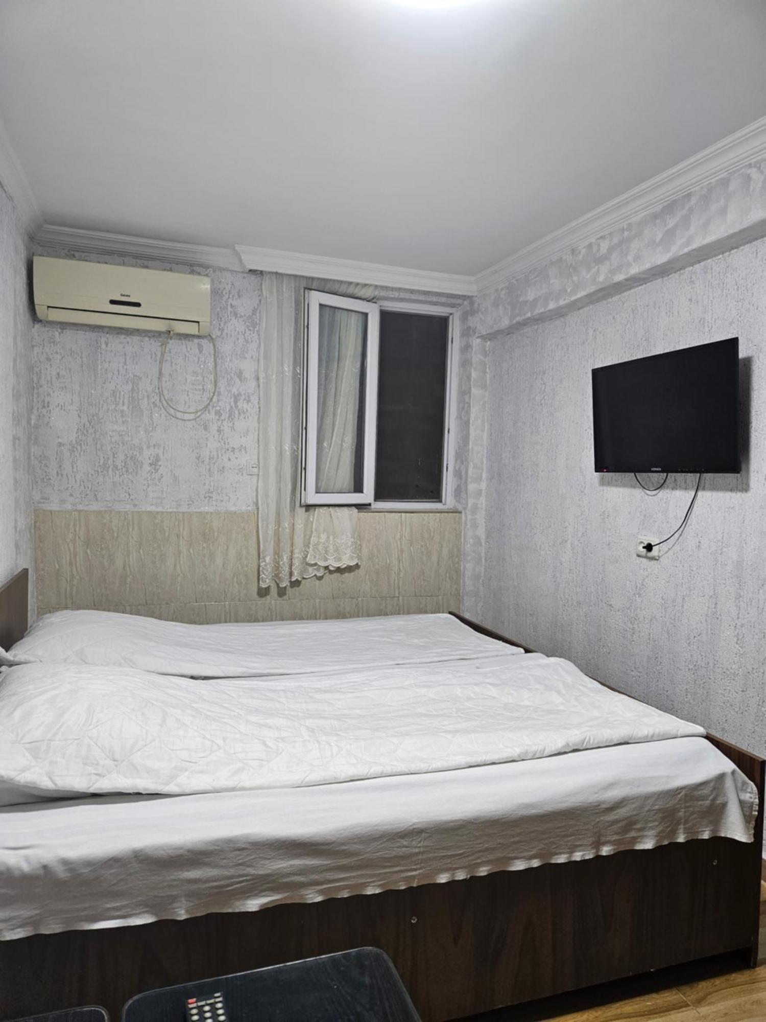Guest House 2 Floor Батумі Екстер'єр фото