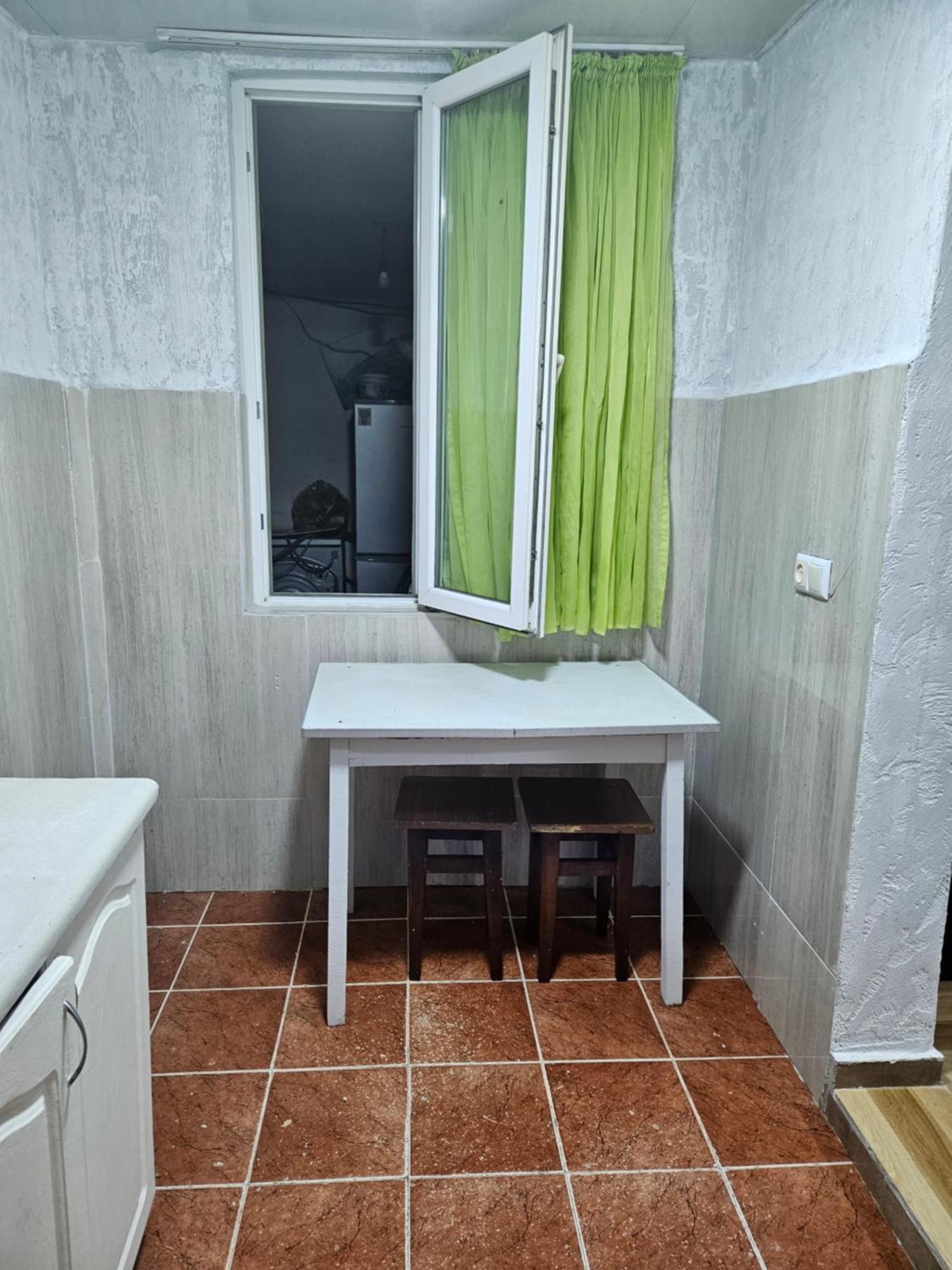 Guest House 2 Floor Батумі Екстер'єр фото