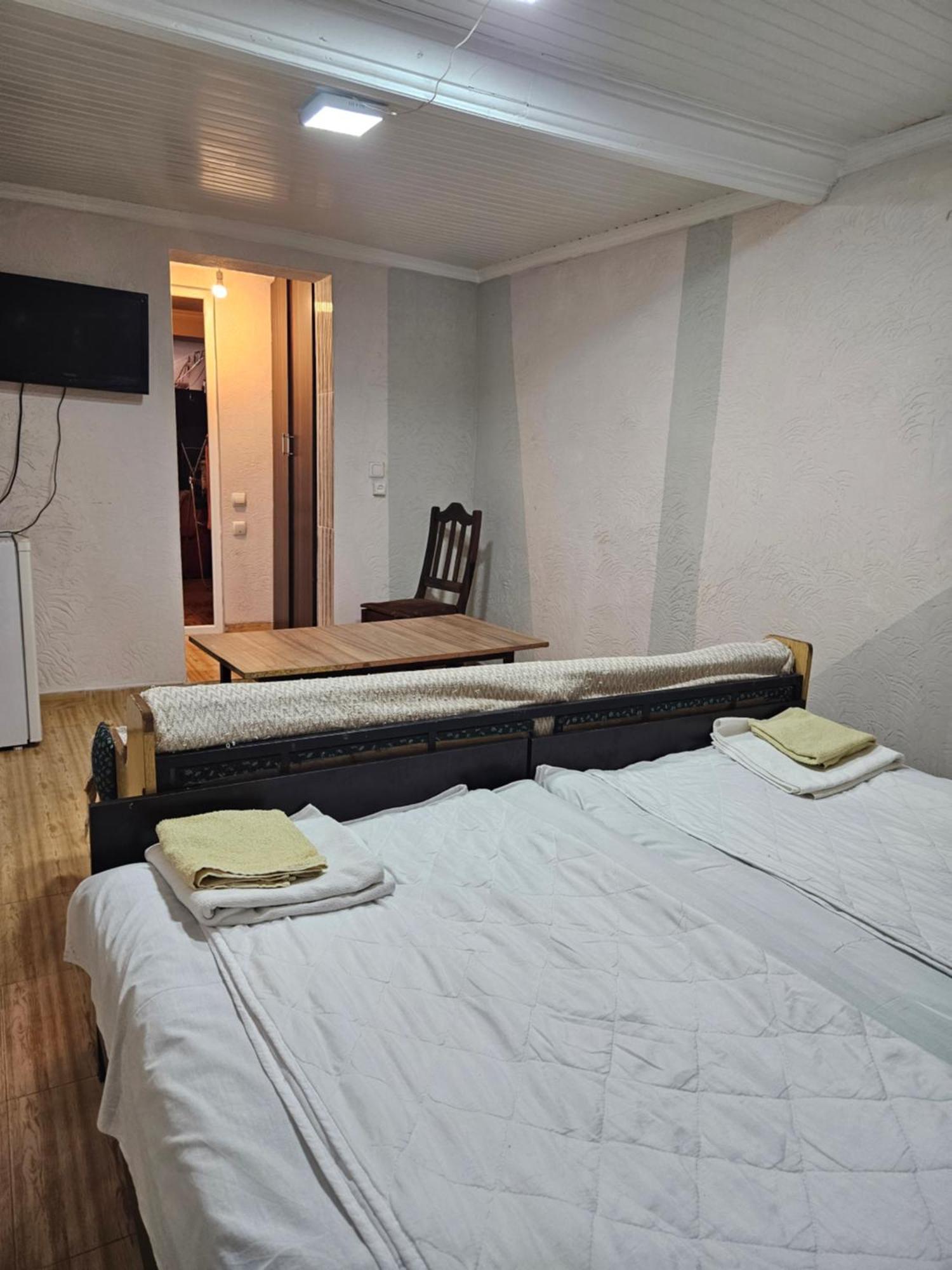 Guest House 2 Floor Батумі Екстер'єр фото