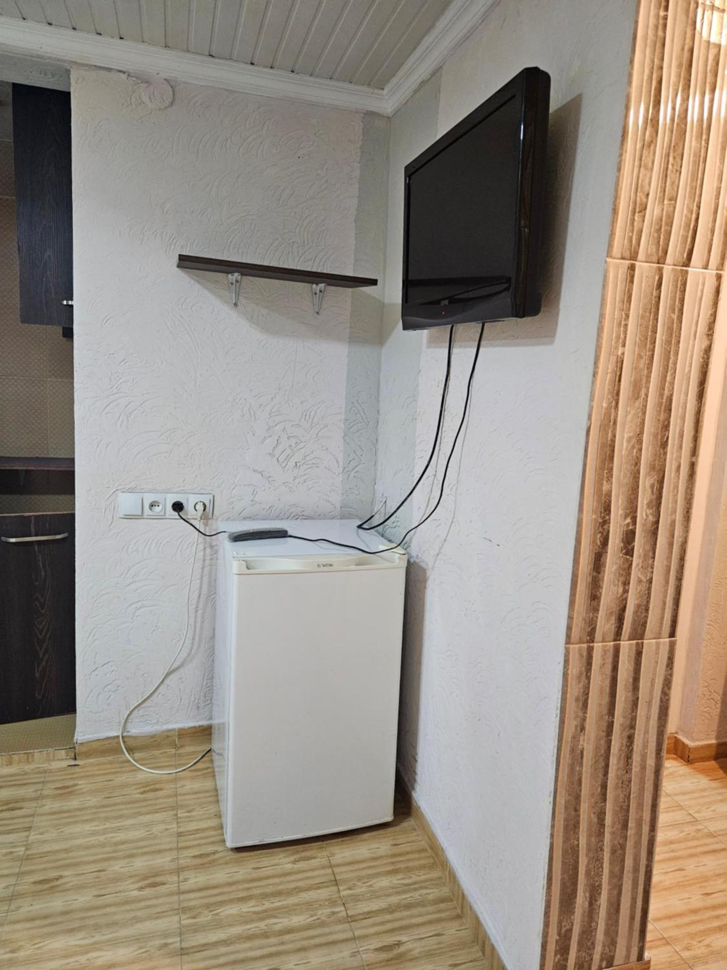 Guest House 2 Floor Батумі Екстер'єр фото