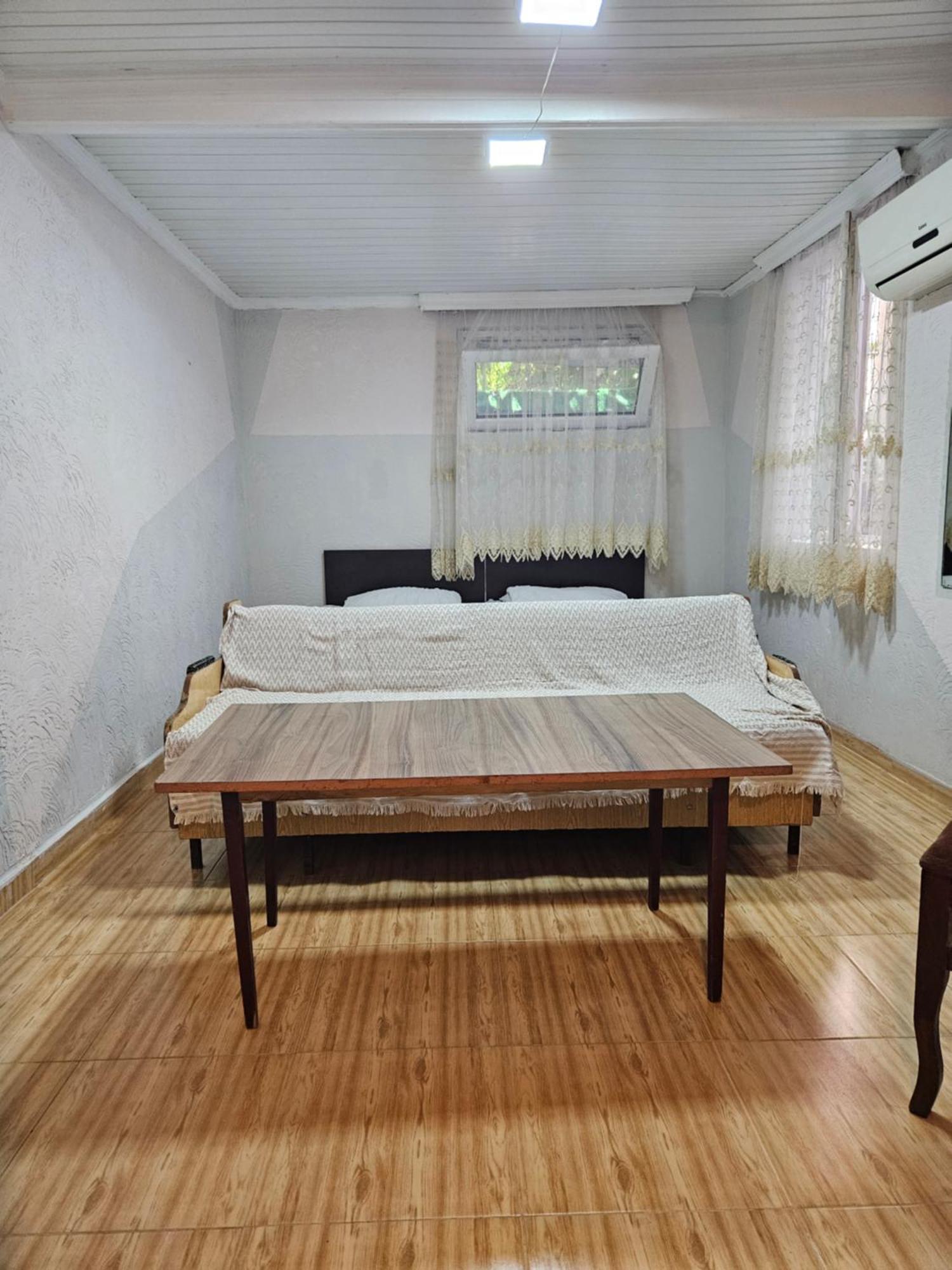 Guest House 2 Floor Батумі Екстер'єр фото