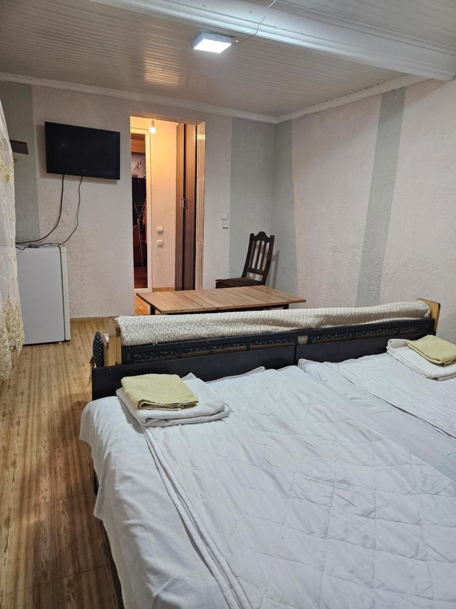 Guest House 2 Floor Батумі Екстер'єр фото
