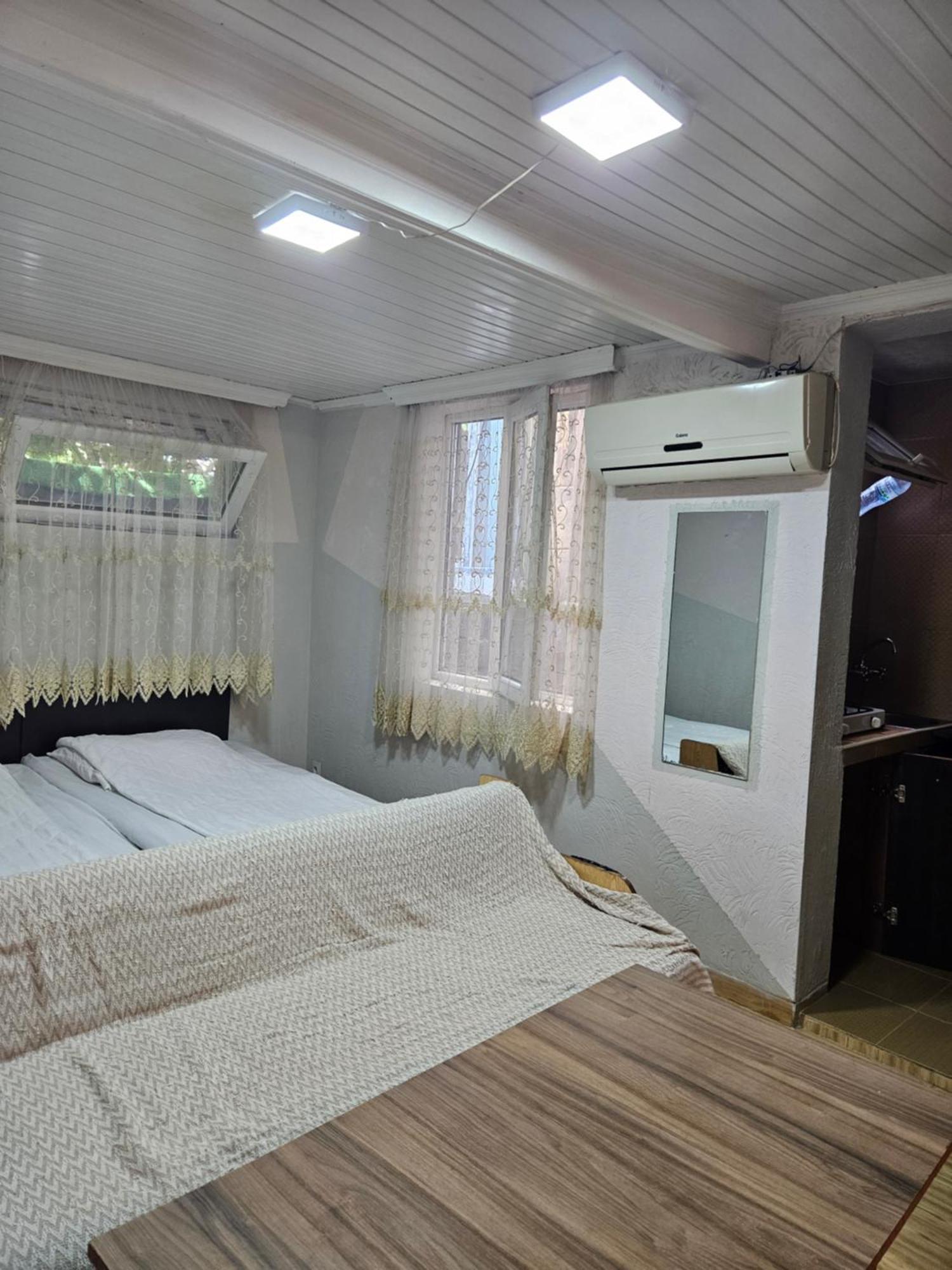 Guest House 2 Floor Батумі Екстер'єр фото